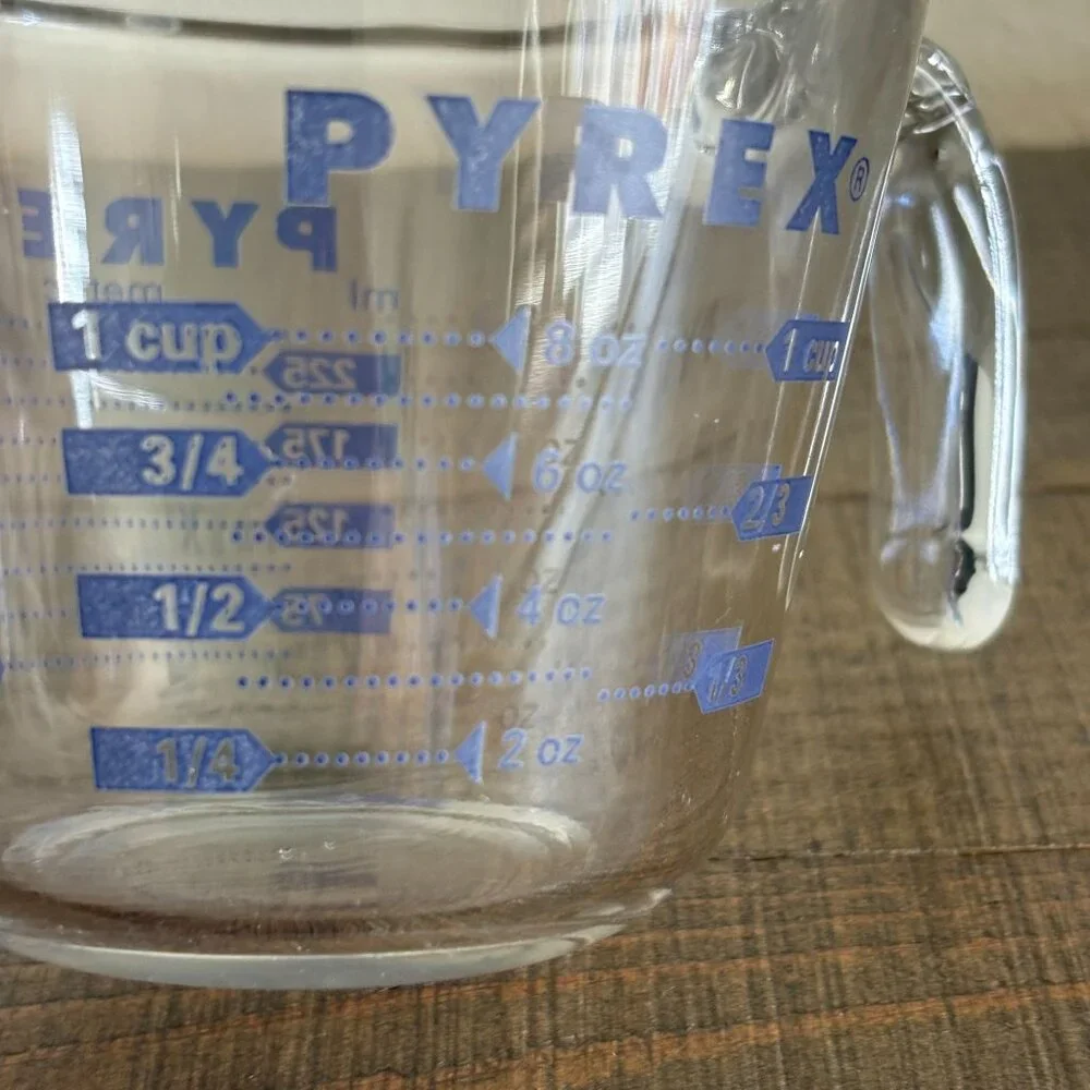 Pyrex Glass Measuring Cup Blue Lettering Handle 1 Cup 250ml Baking Vintage